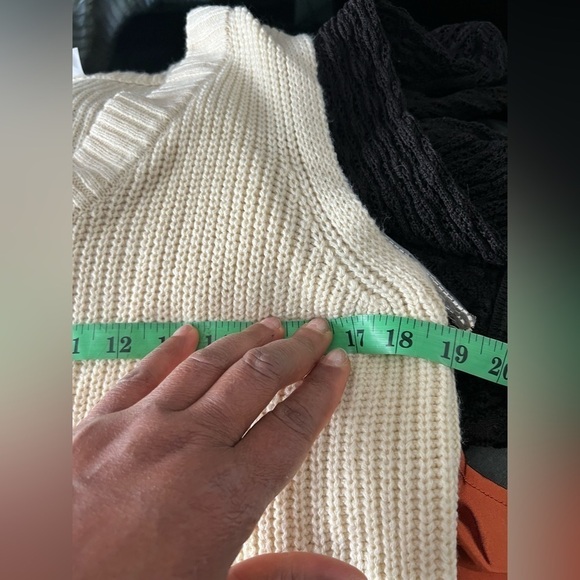 H&M Divided cream sleeveless sweater size XXS - Picture 8 of 8